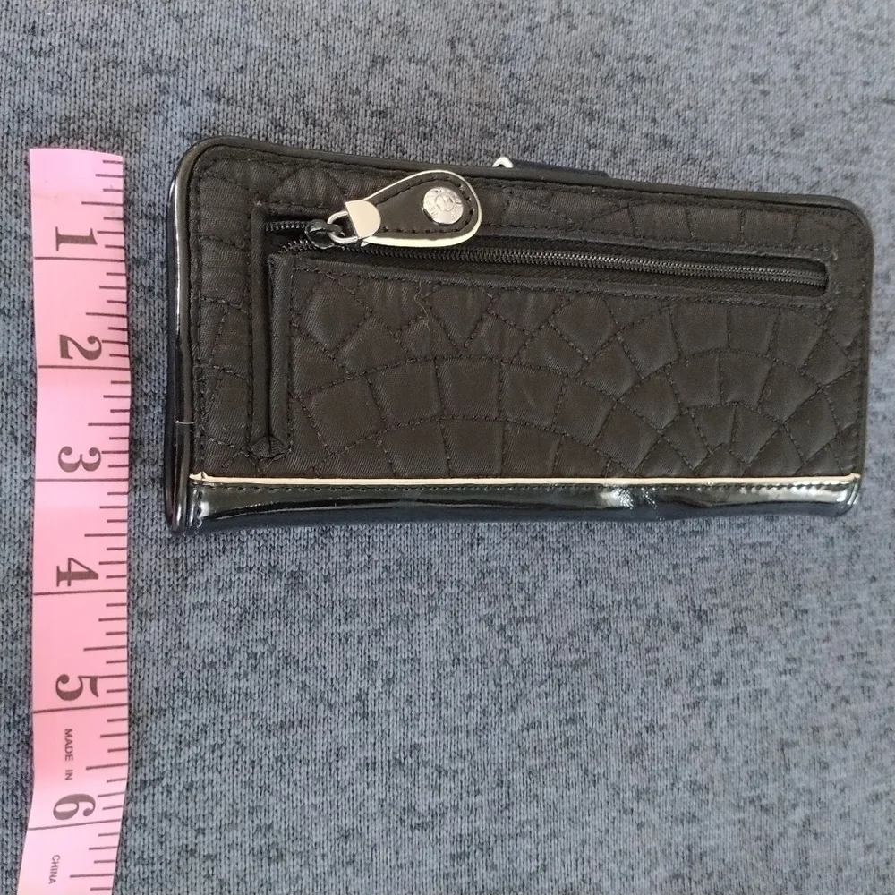 Vera Bradley Quilt & Patent Leather Black Wallet - Picture 6 of 10